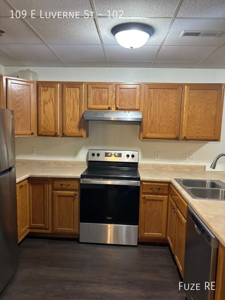 109 E Luverne St #102 - Photo 3 of 7