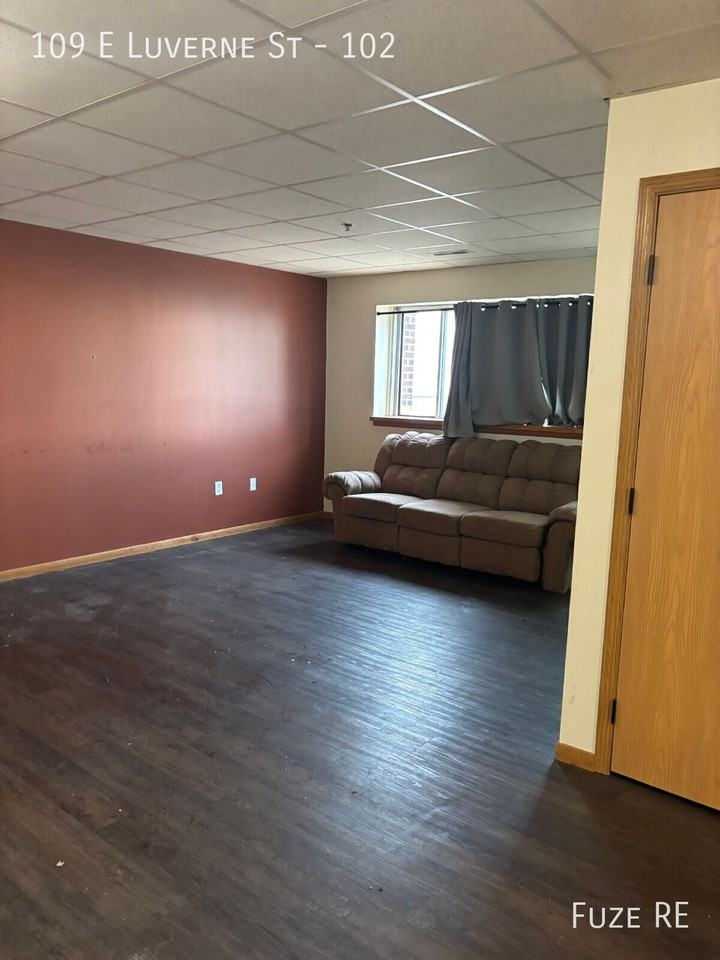 109 E Luverne St #102 - Photo 4 of 7