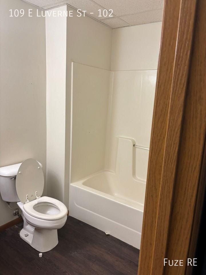 109 E Luverne St #102 - Photo 5 of 7