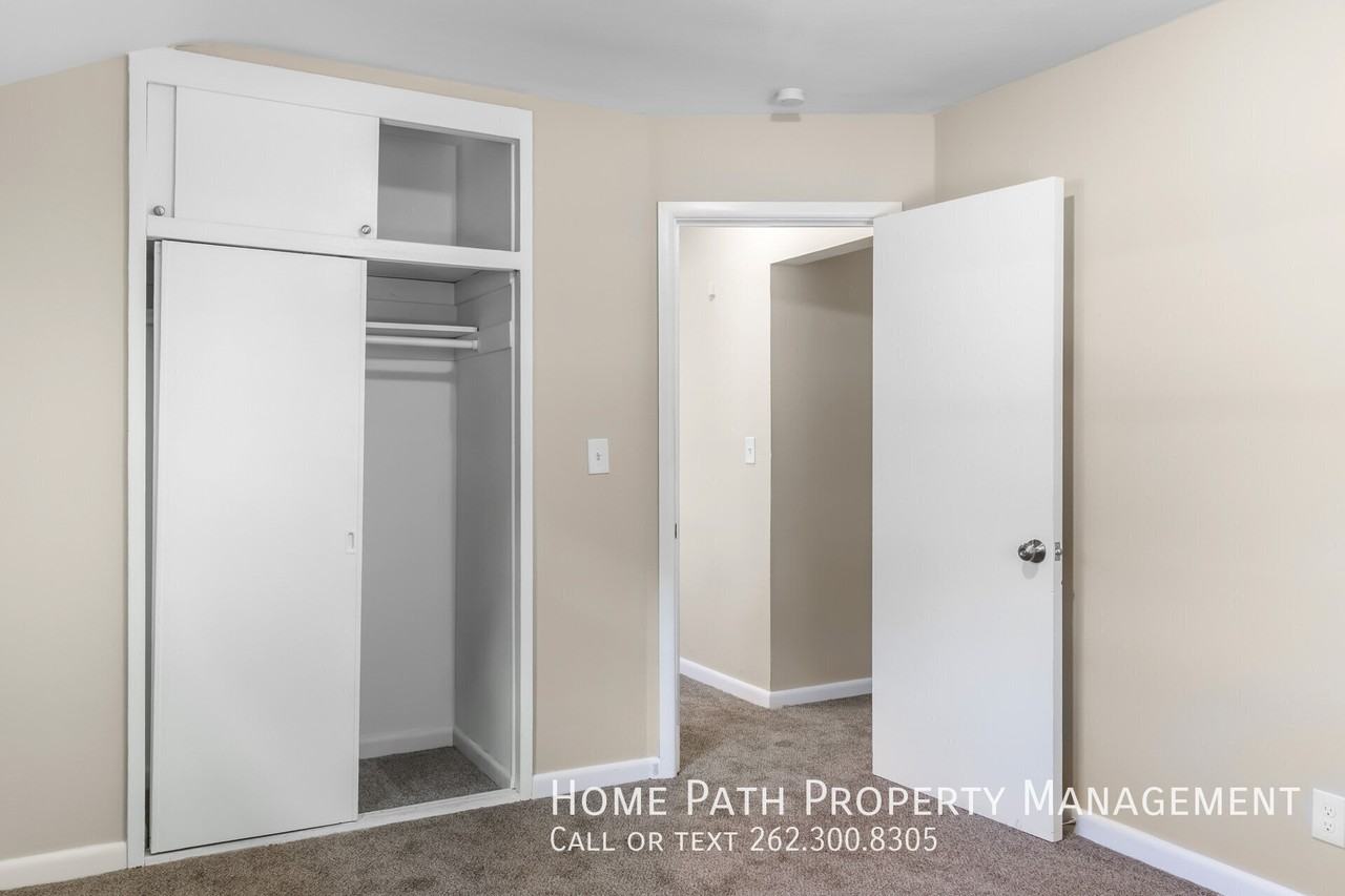 3140 S 48th St #8 - Photo 7 of 9