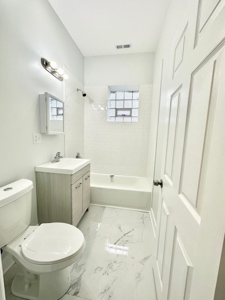 2224 S Sacramento Ave #1 - Photo 6 of 9