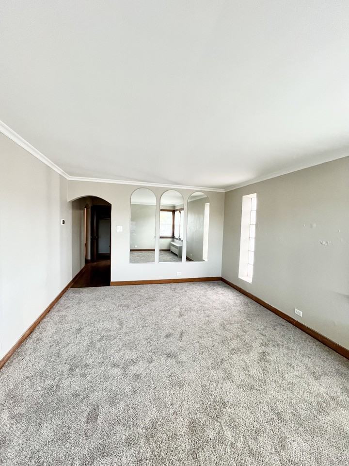4259 W 21st St #2 - Photo 2 of 18