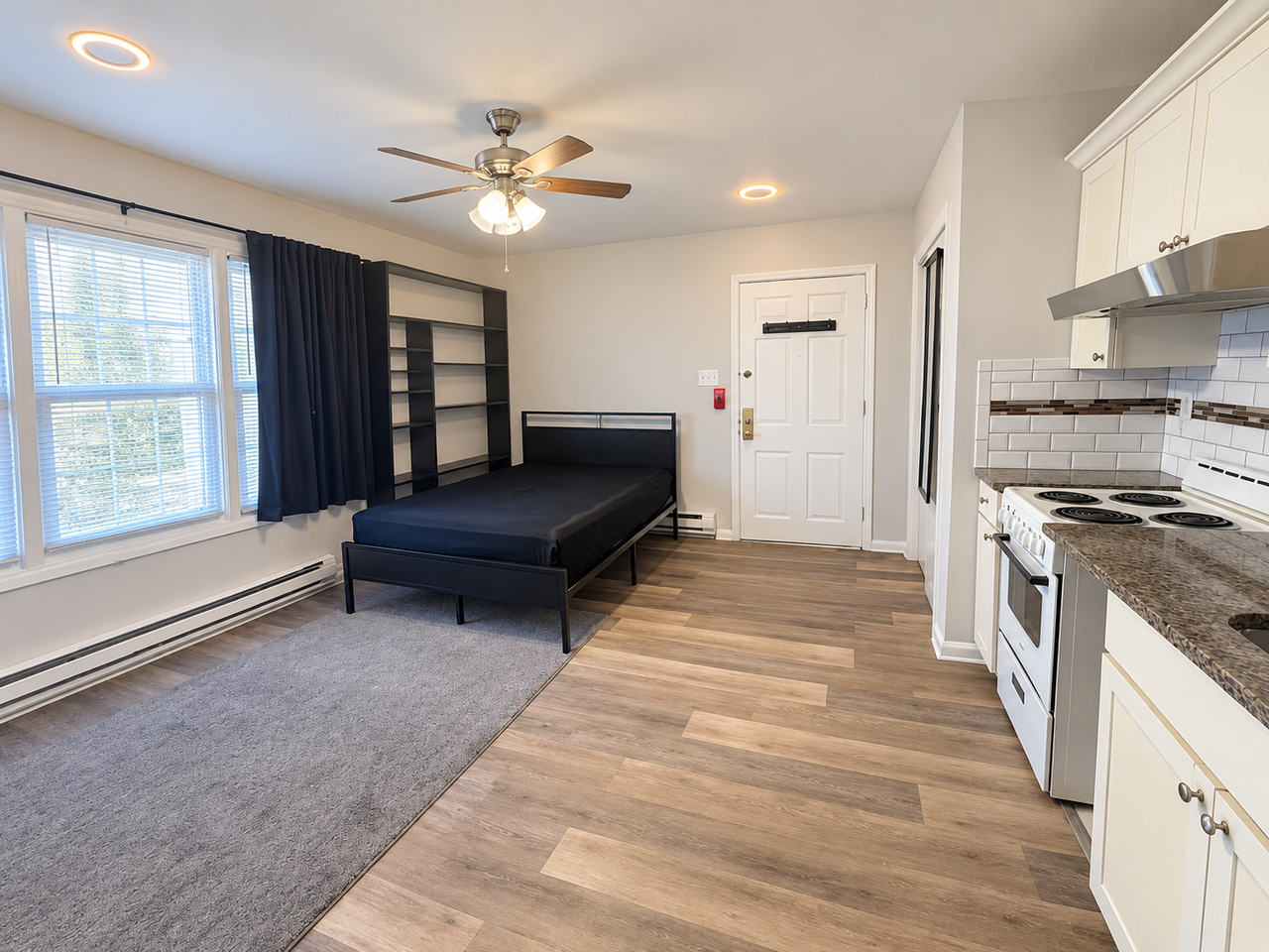 1643 Haworth St #B - Photo 2 of 13
