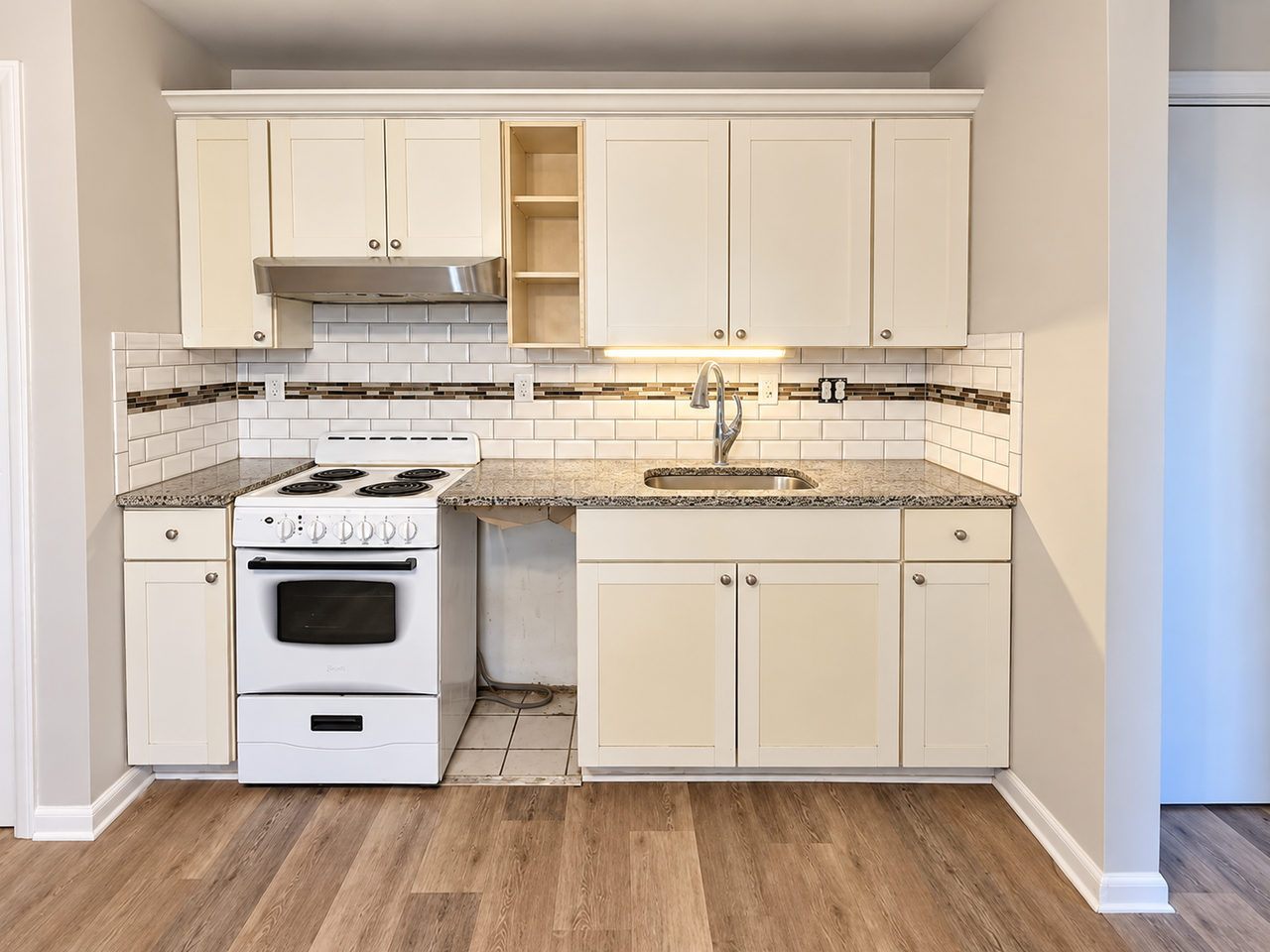 1643 Haworth St #B - Photo 5 of 13