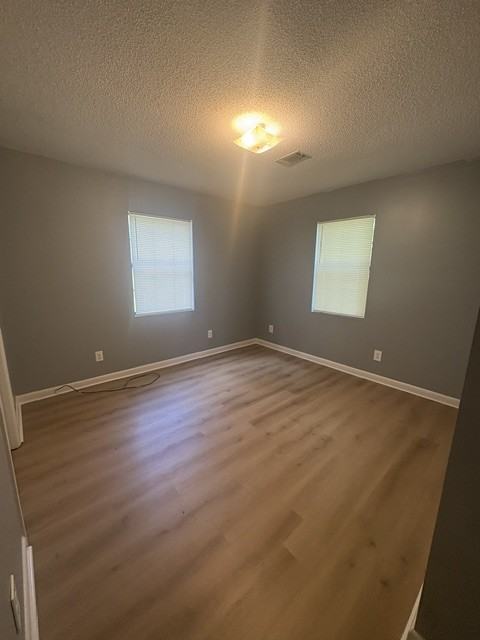 102 Grace Ct - Photo 5 of 11