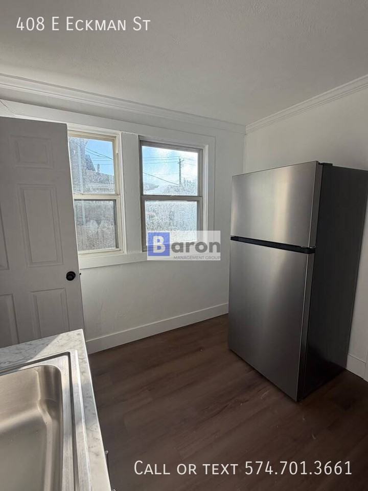 408 E Eckman St - Photo 5 of 11