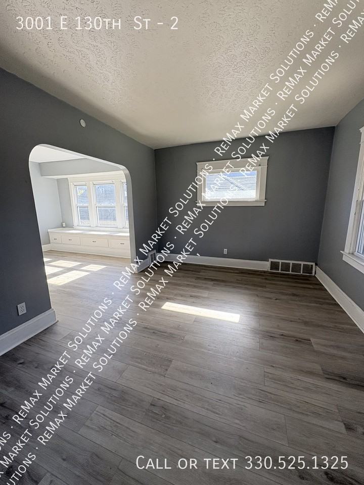3001 E 130th St #2 - Photo 4 of 10