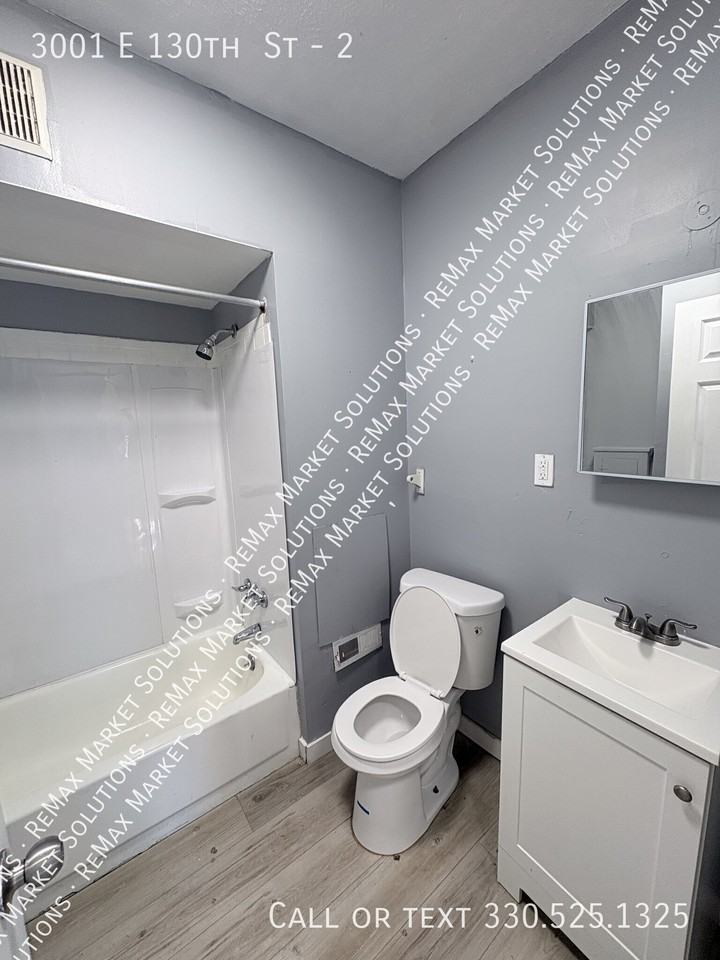 3001 E 130th St #2 - Photo 5 of 10
