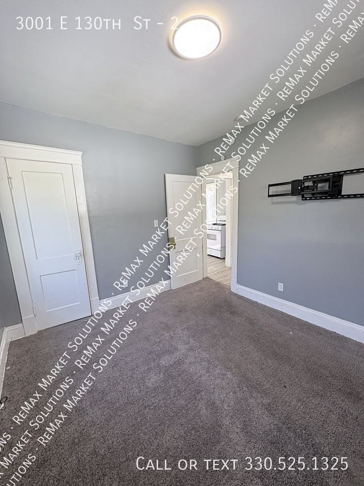 3001 E 130th St #2 - Photo 6 of 10