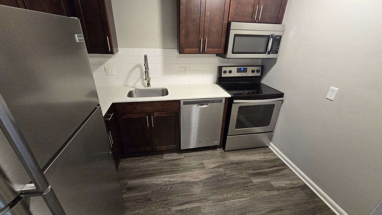706 E 139th St #205 - Photo 4 of 11