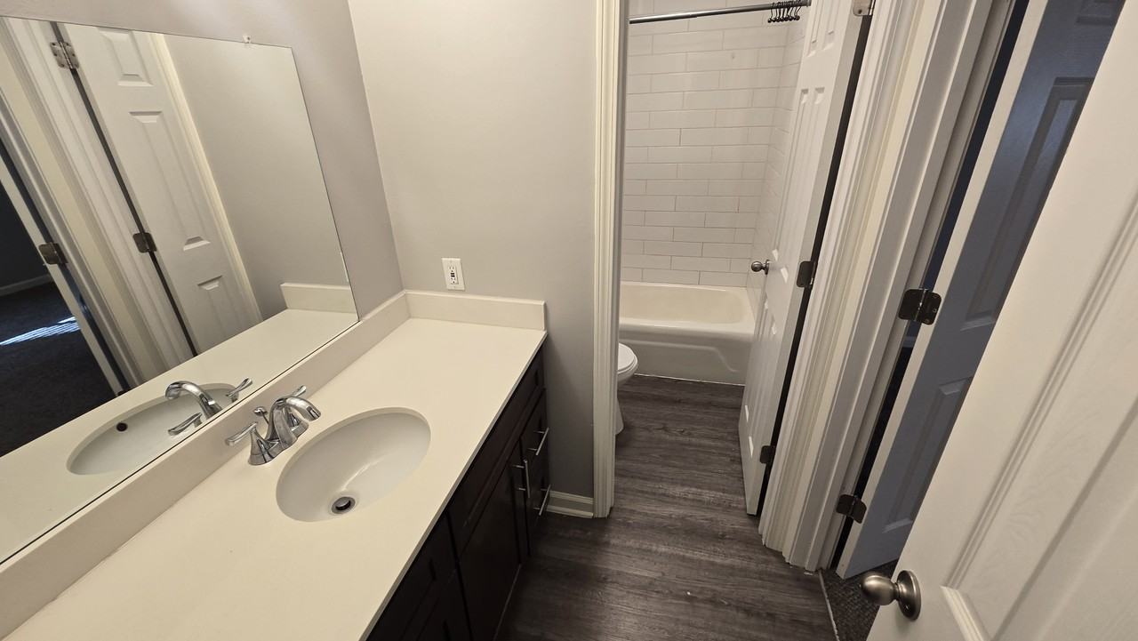 708 E 139th St #101 - Photo 4 of 10