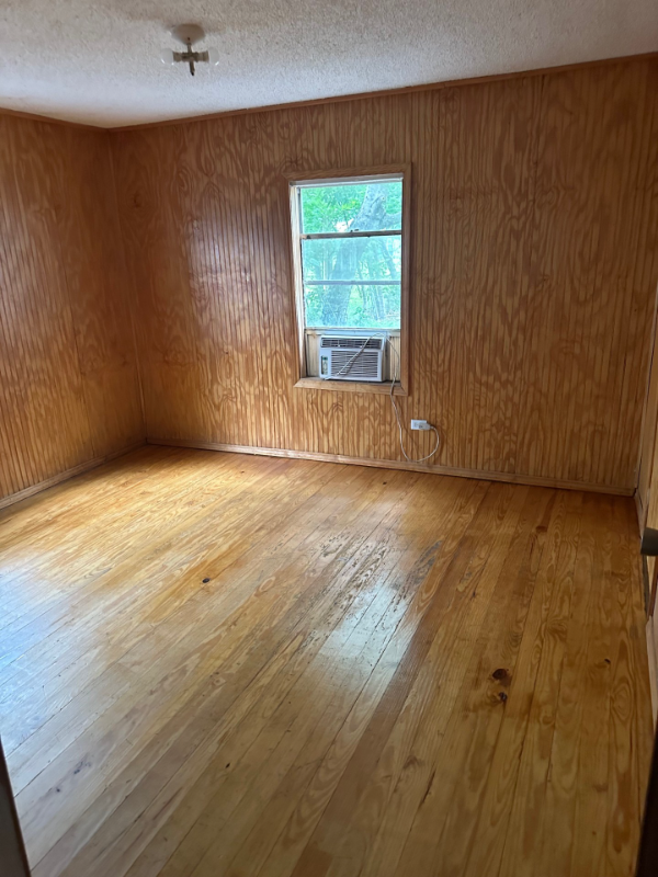 2413 Ross Ave - Photo 5 of 12