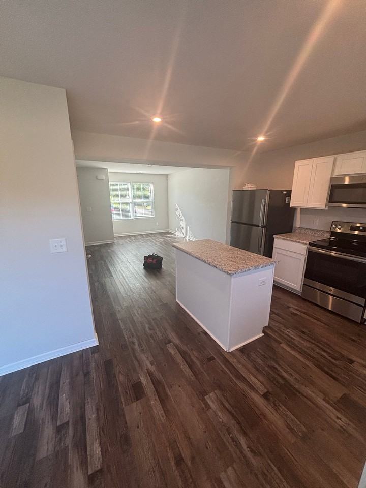2133 Portway Aly - Photo 4 of 16