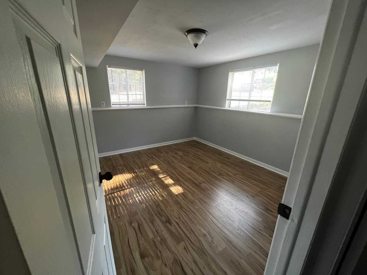 4921 Packard Rd - Photo 3 of 12