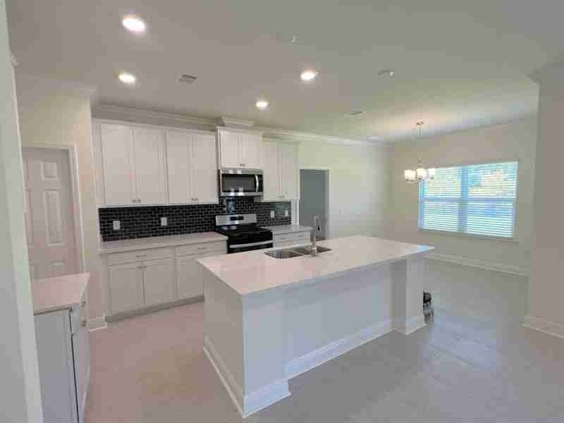 32 Polaris Pl - Photo 6 of 19