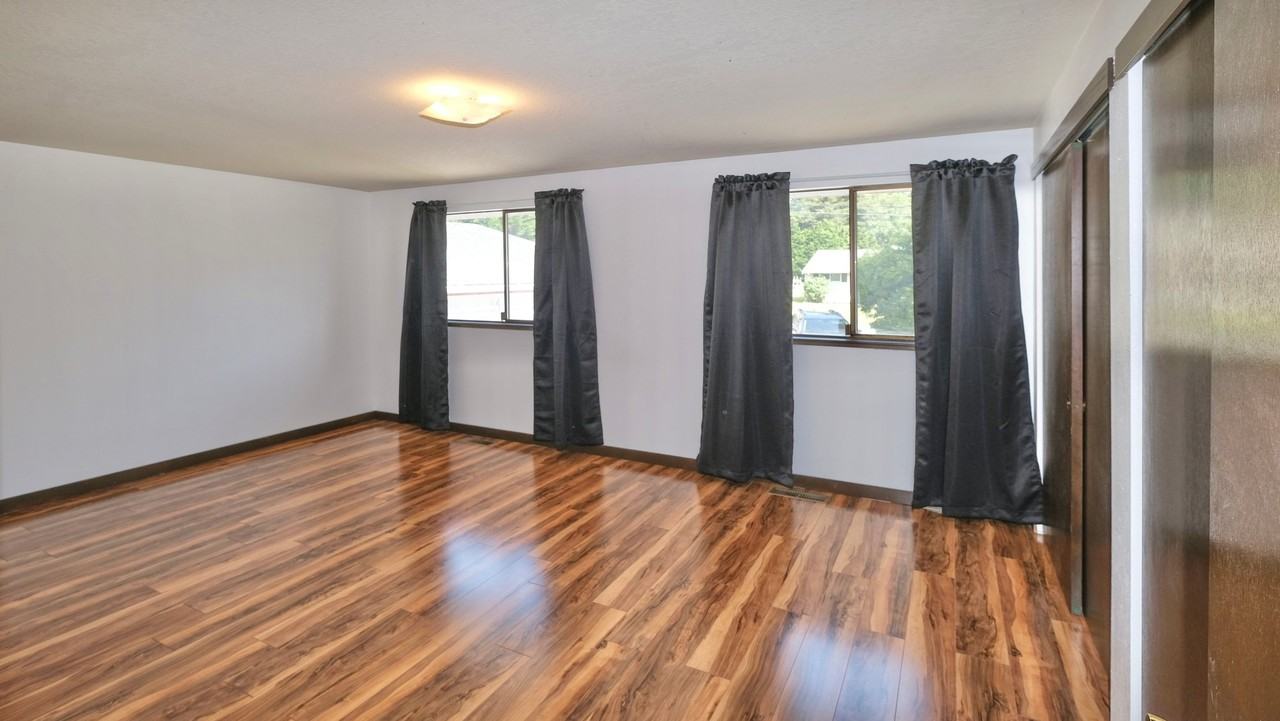 11616 19th St Ne - Photo 5 of 18