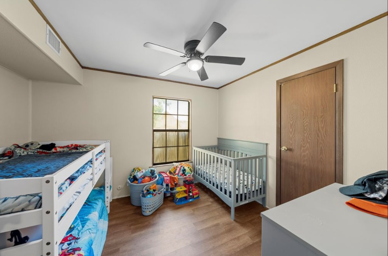 305 David Davis Dr - Photo 5 of 11