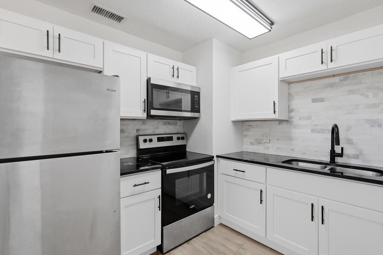7401 S Swoope St - Photo 4 of 18
