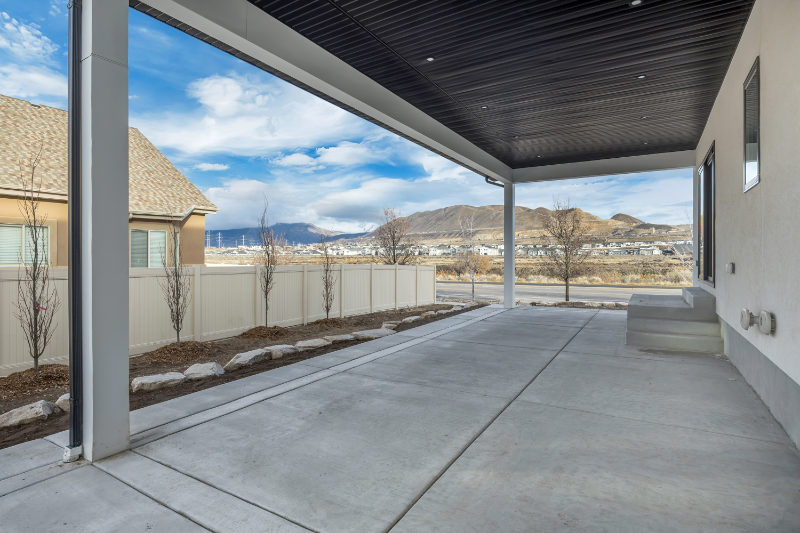 1452 W Meadow Glen Dr - Photo 4 of 20