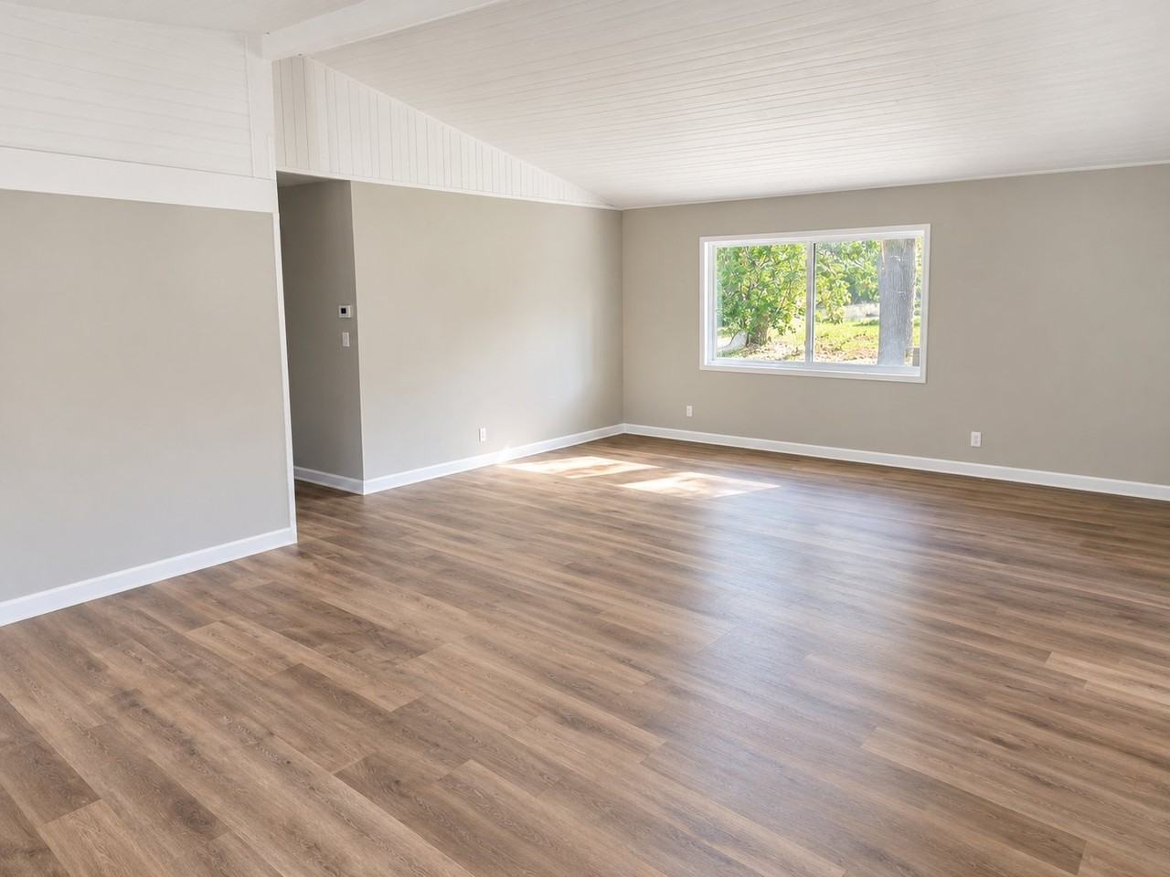3513 Oakdale Dr - Photo 2 of 10