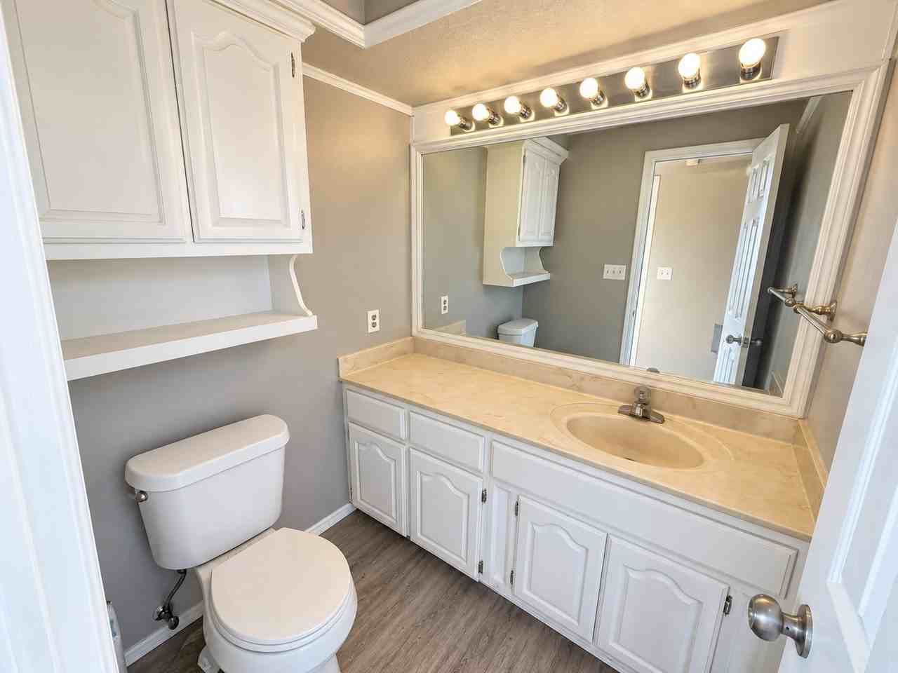 6204 S Trenton Ct - Photo 4 of 15