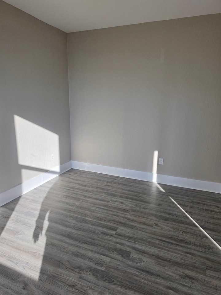 405 E Mill St #2 - Photo 3 of 7