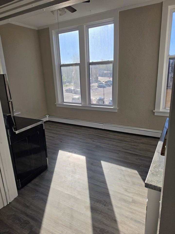 405 E Mill St #2 - Photo 5 of 7