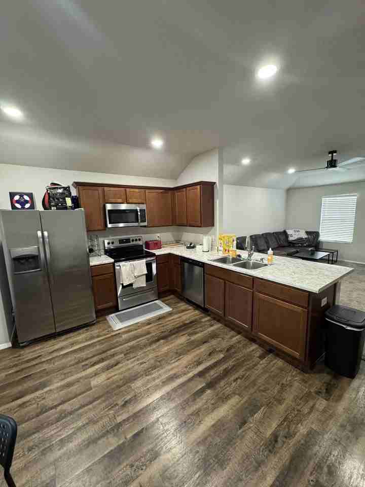 733 S Jaybird Ln - Photo 2 of 10