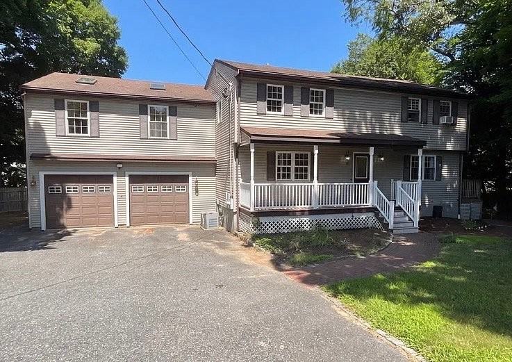 612 Main St - Photo 2 of 8