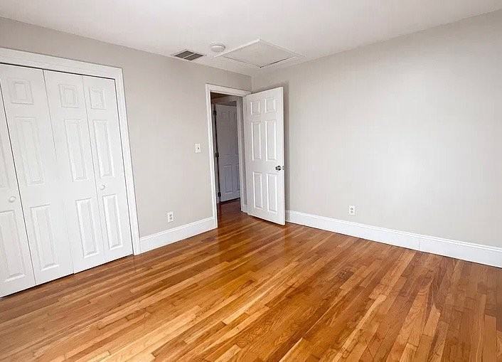 612 Main St - Photo 7 of 8