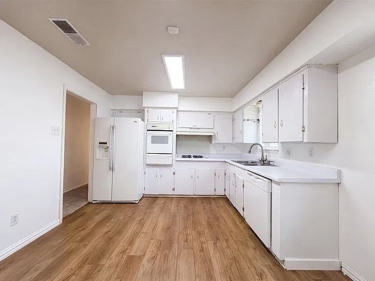 15006 Olson Dr - Photo 4 of 10