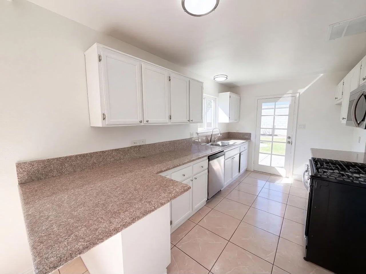 15006 Olson Dr - Photo 5 of 10