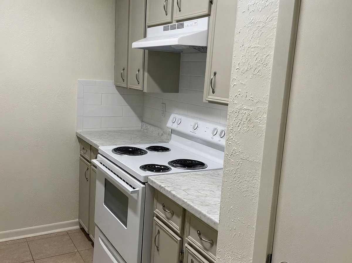 107 W Crockett St - Photo 3 of 11