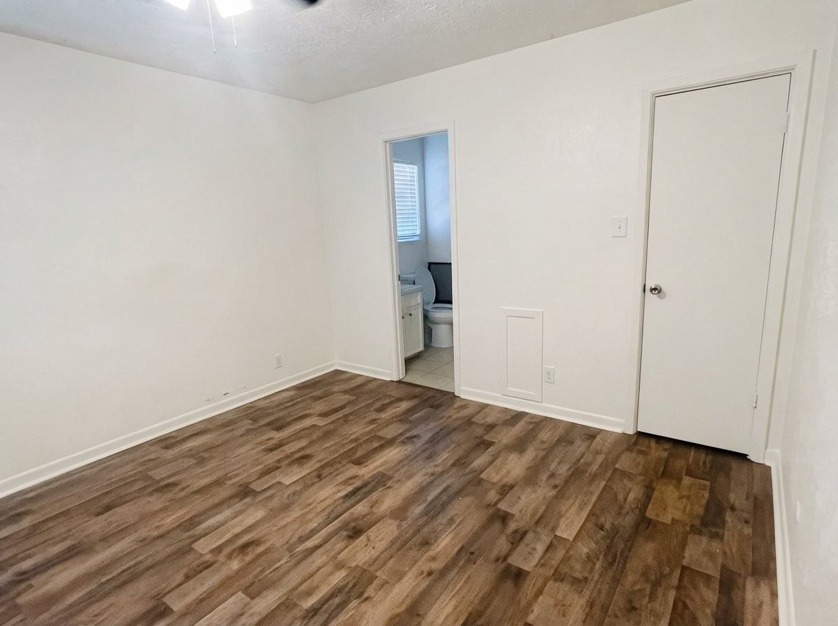 107 W Crockett St - Photo 4 of 11