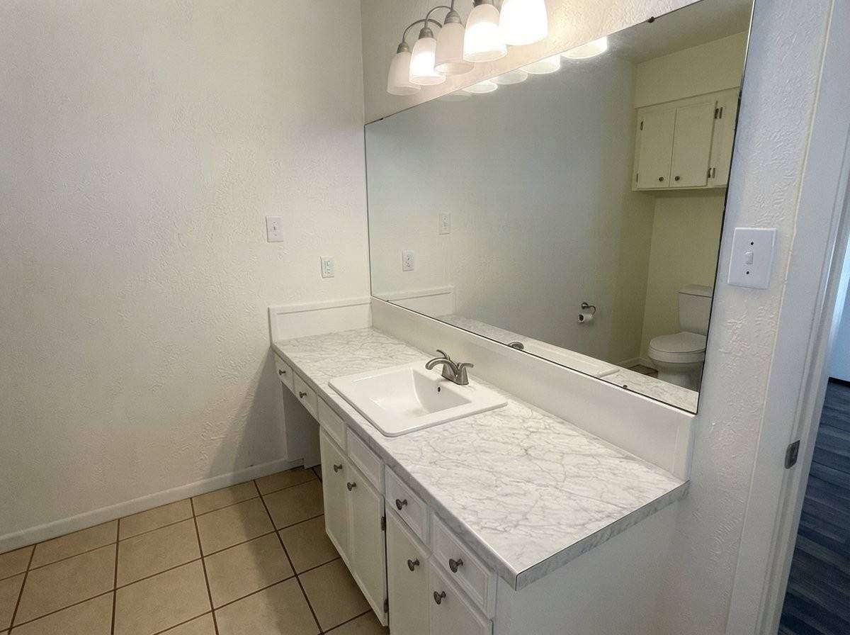 107 W Crockett St - Photo 7 of 11