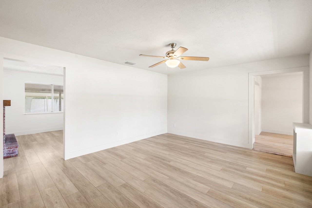 8212 Sunny Vale Pl - Photo 3 of 18