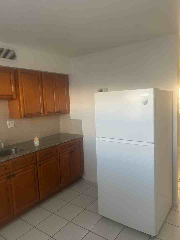 125 Cleveland Ave - Photo 2 of 9