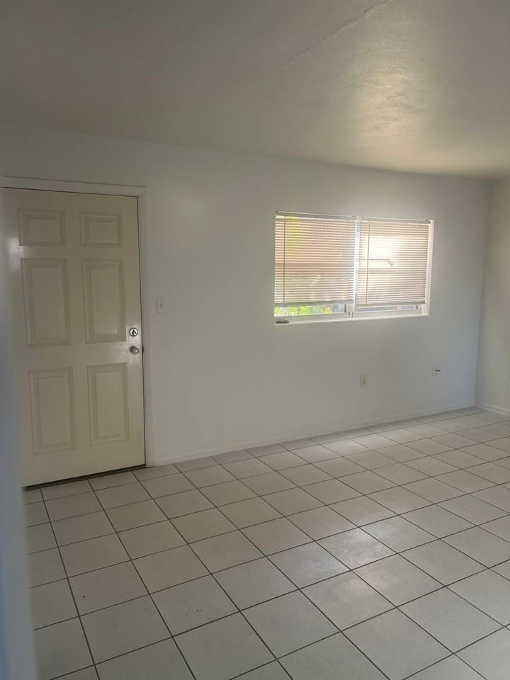125 Cleveland Ave - Photo 4 of 9