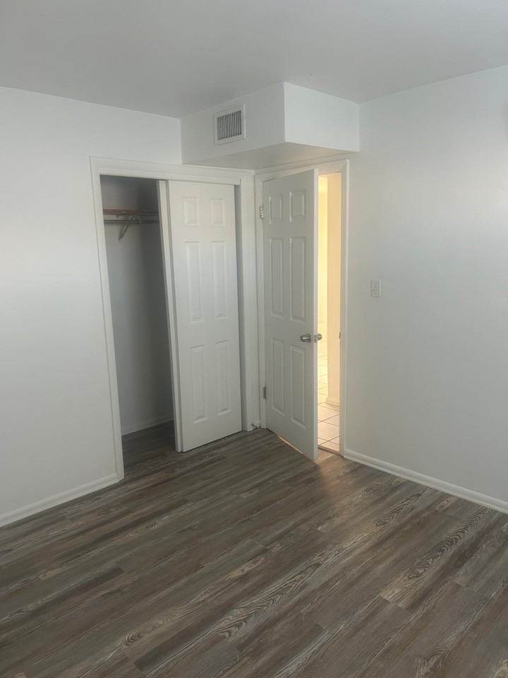 125 Cleveland Ave - Photo 7 of 9
