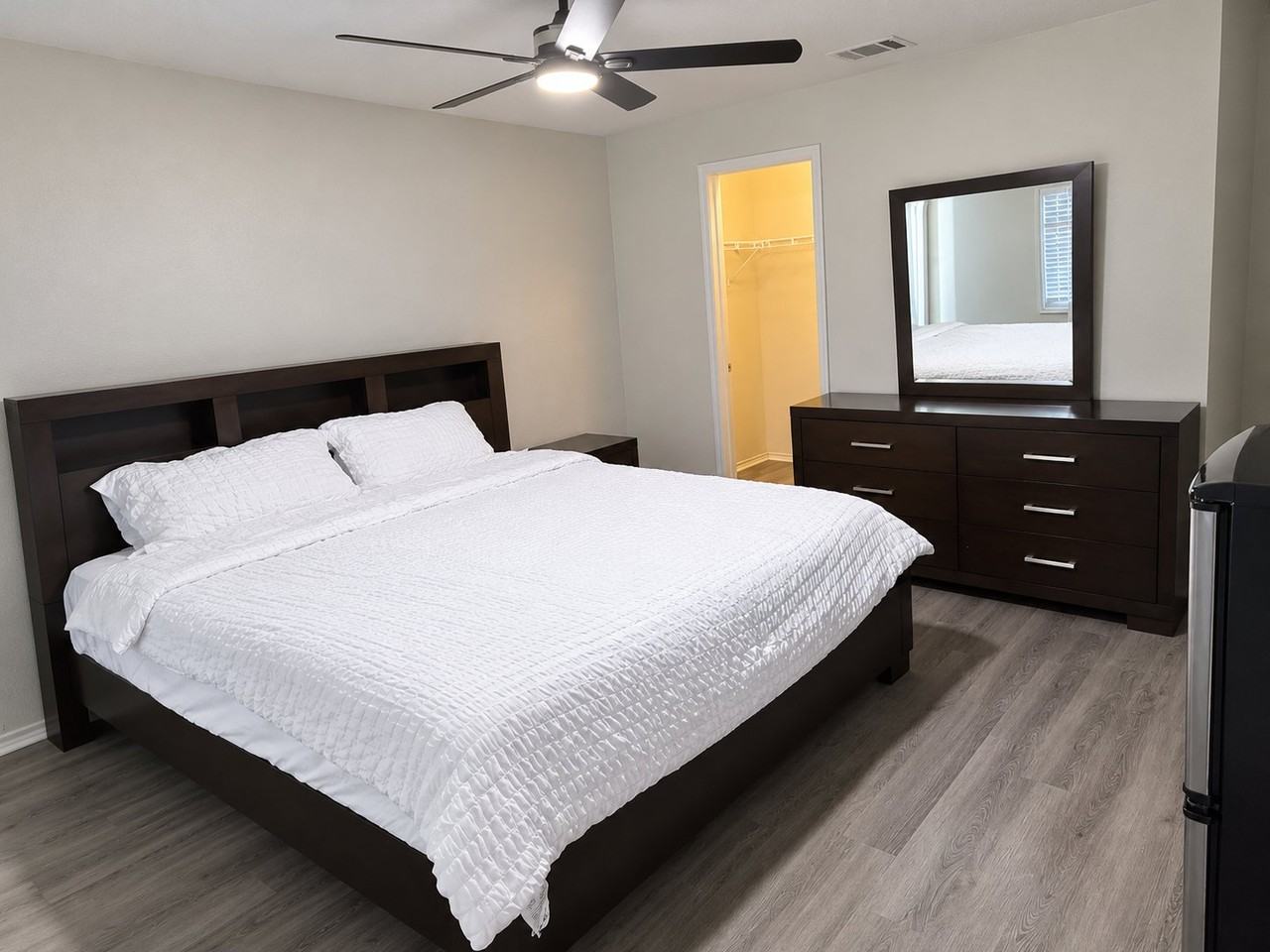 2180 Benning Way - Photo 4 of 6