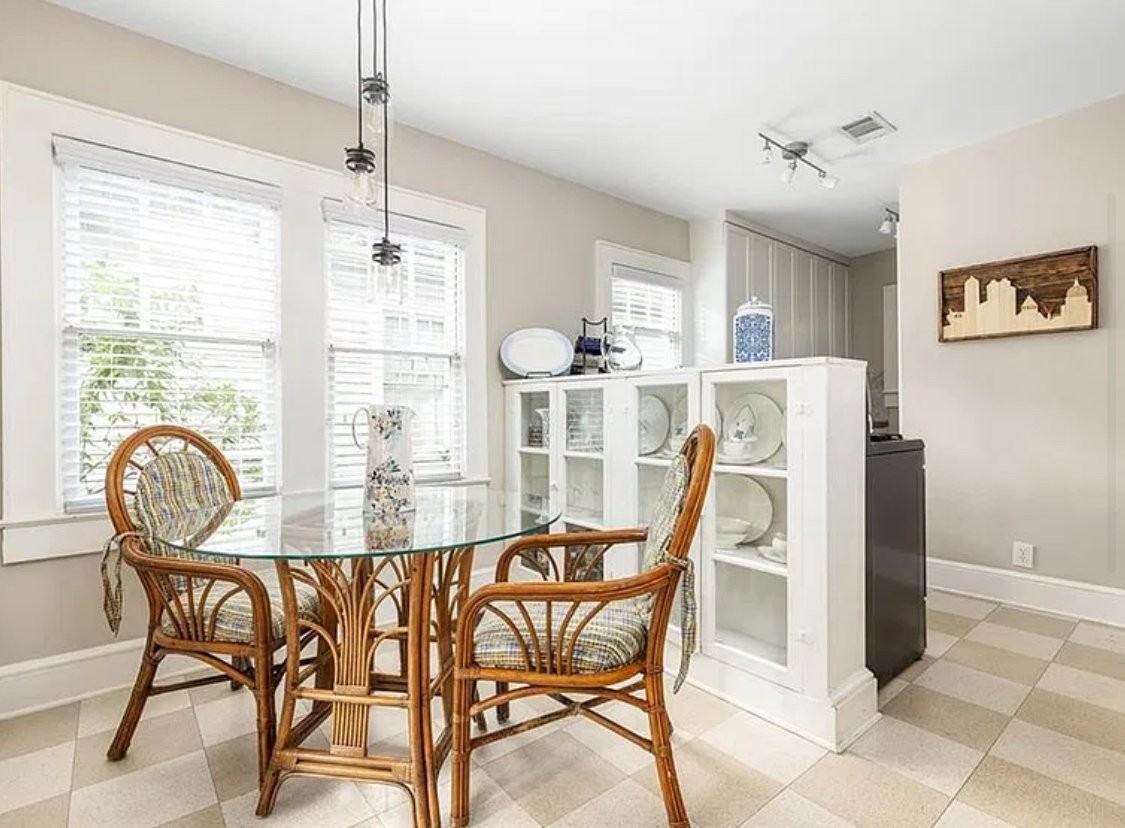 1192 Barnes St Nw - Photo 3 of 8