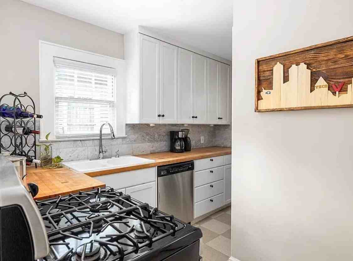 1192 Barnes St Nw - Photo 4 of 8