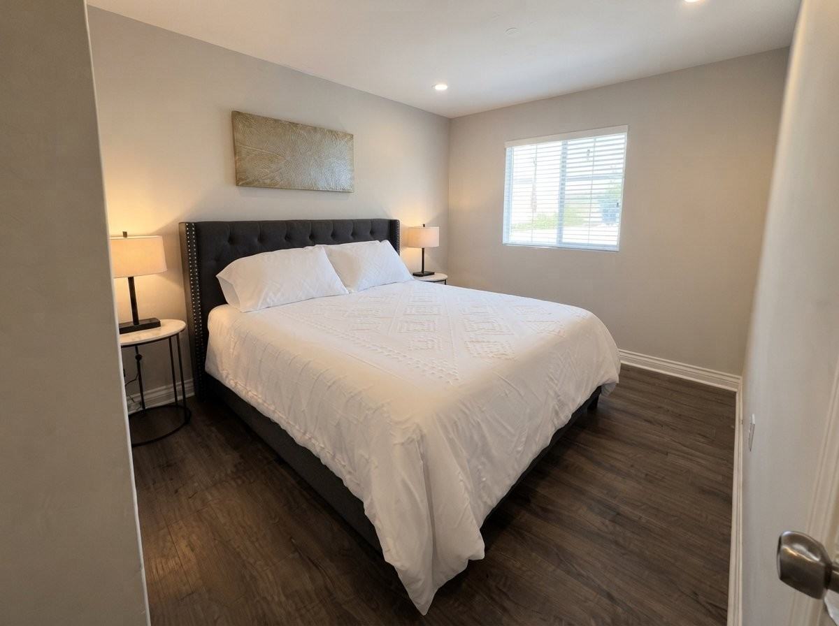 5186 W 20th St - Photo 6 of 14