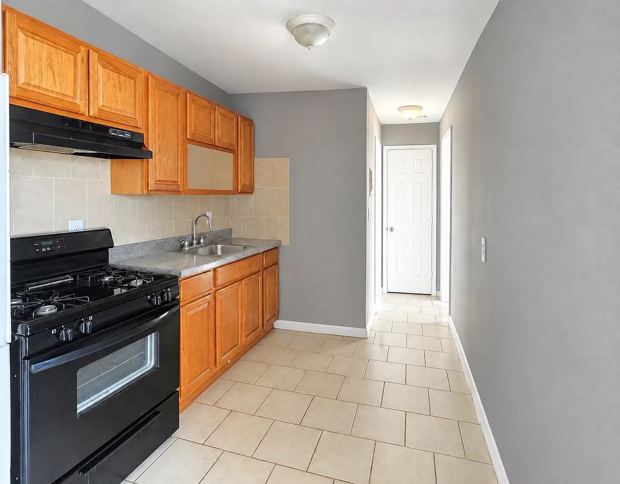 104 Montclair Ave #12 - Photo 2 of 7