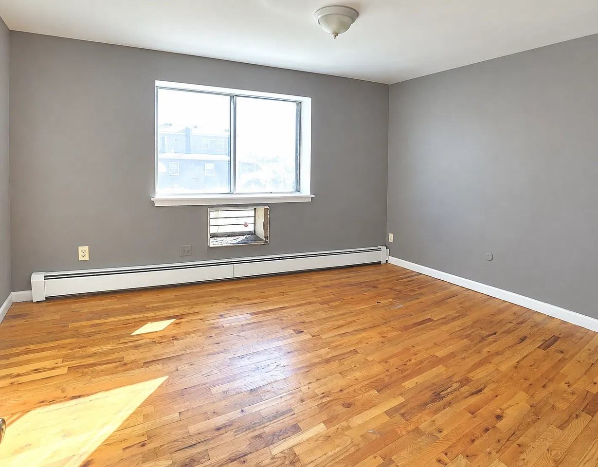 104 Montclair Ave #12 - Photo 4 of 7
