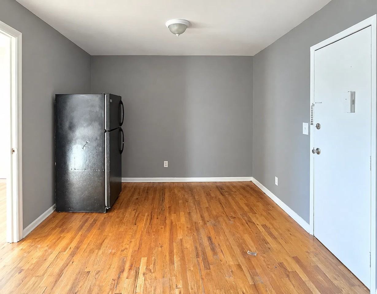 104 Montclair Ave #12 - Photo 5 of 7