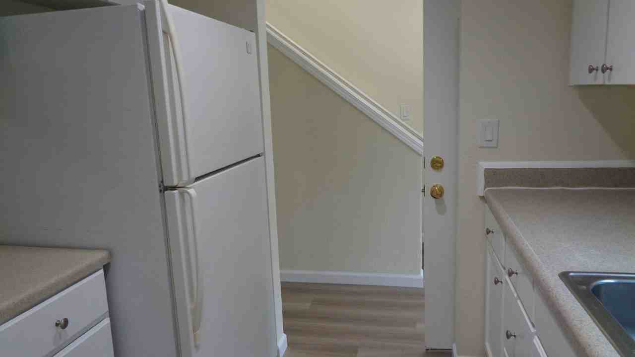 12428 Meridian Ave S #2 - Photo 3 of 18
