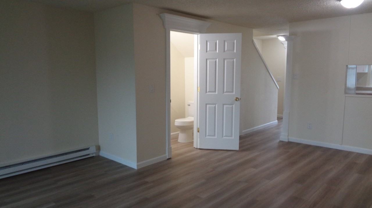 12428 Meridian Ave S #2 - Photo 6 of 18