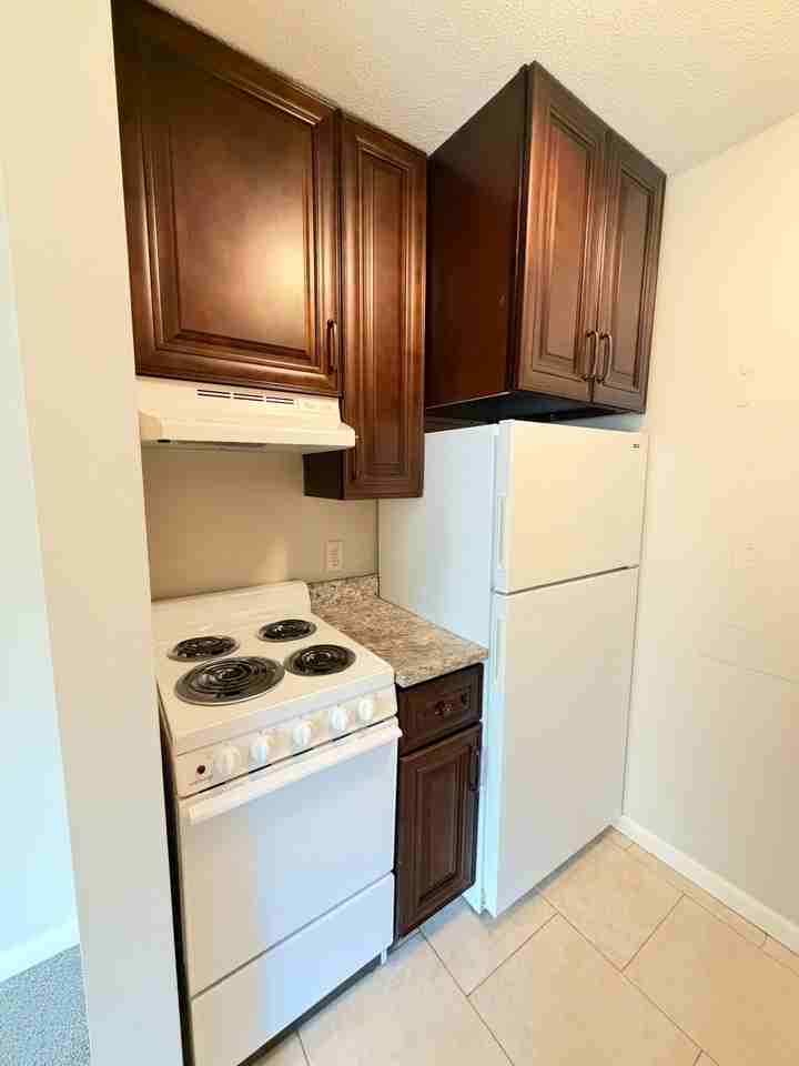 1810 E St #102 - Photo 4 of 9