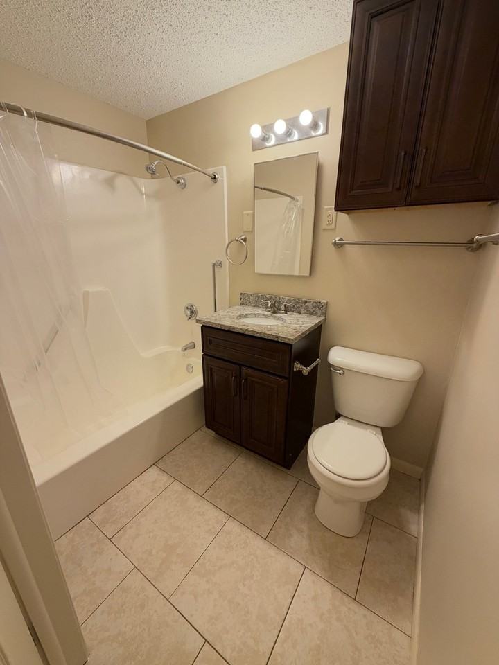 1810 E St #102 - Photo 7 of 9